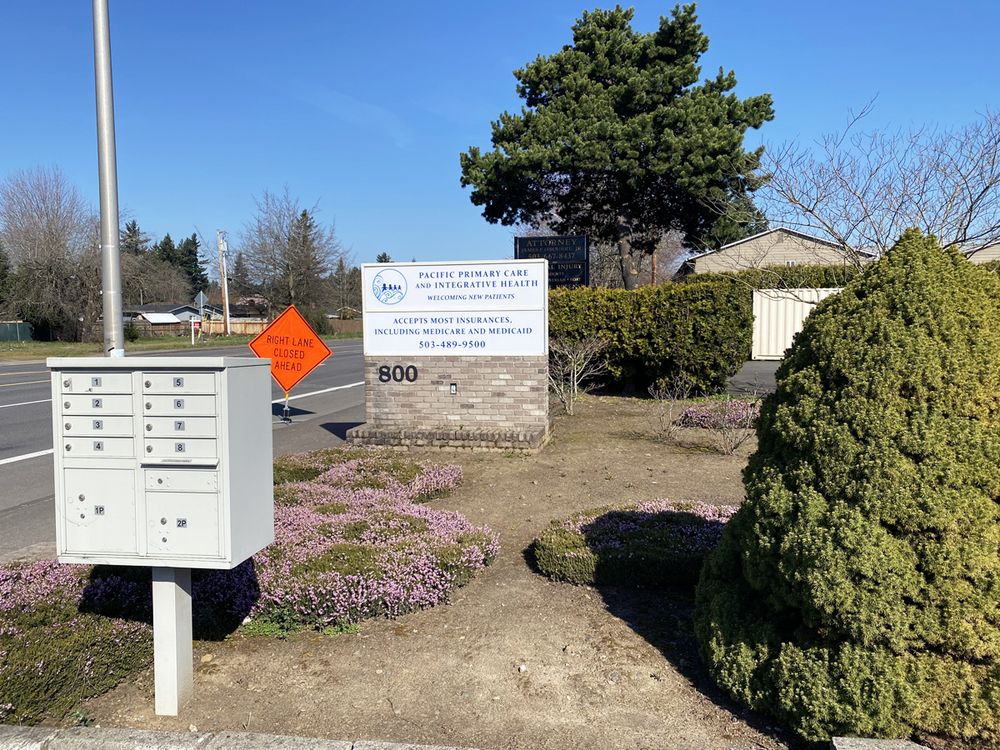 NEWLY REMODELED MEDICAL &/OR OFFICE SPACE: 800 SE 181st Ave, Portland, OR 97233